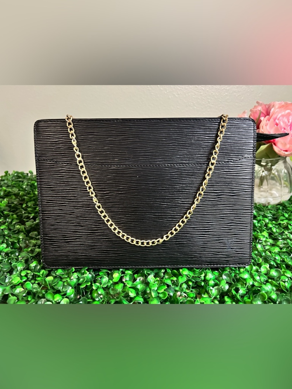 Vintage Louis Vuitton LV Black Epi Zip Pochette w/ Removable Strap - Picture 6 of 15